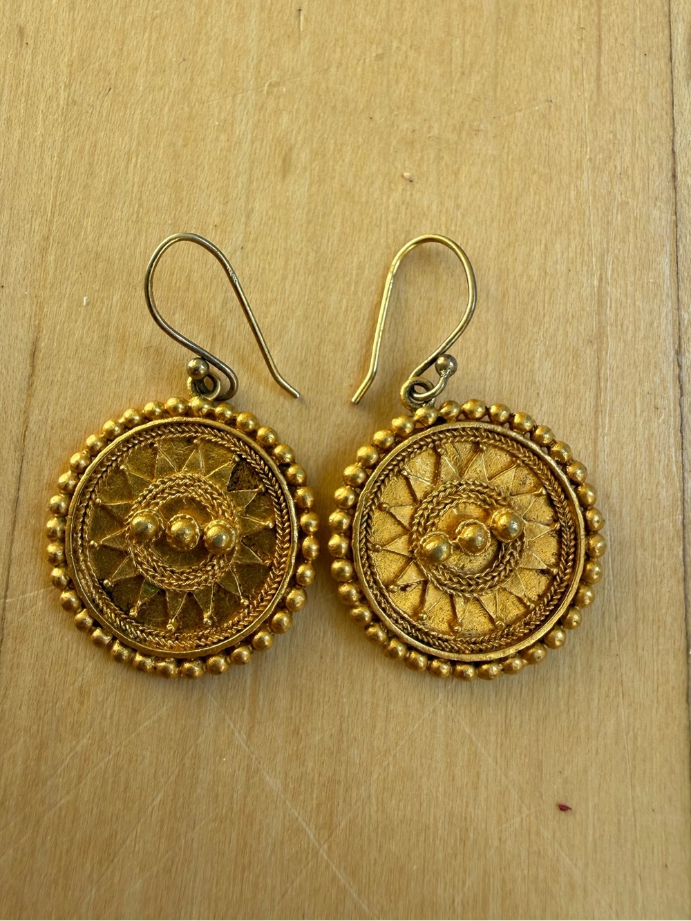Satya Jewelry Gold Filigree Round Drop Earrings